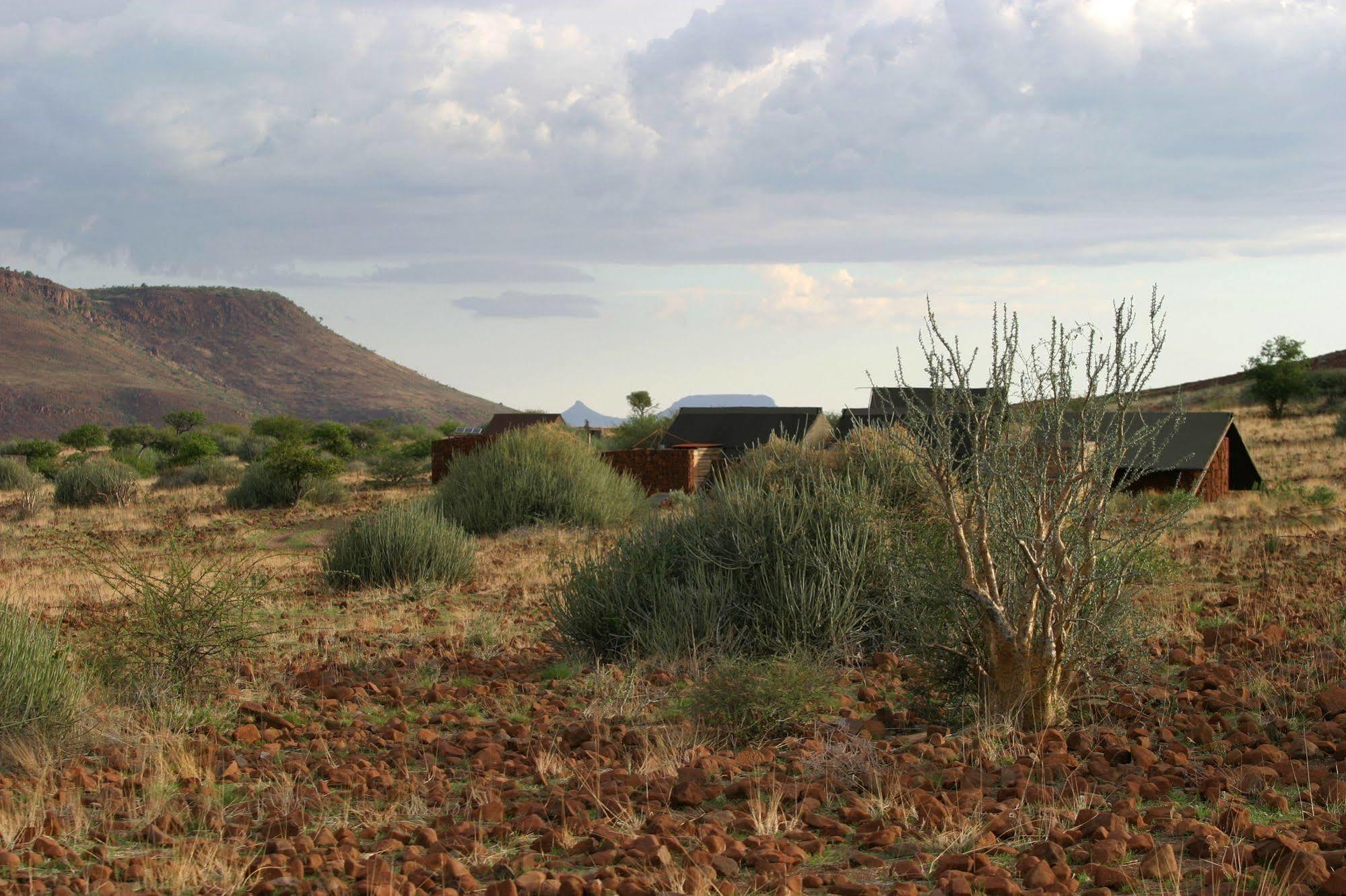 Etendeka Mountain Camp Damaraland Exterior photo